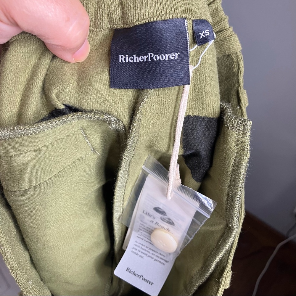 RicherPoorer rustic city short olive green women’s‎ size XS new with tags modern - Picture 9 of 12